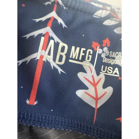 I Am Becoming IAB MFG No Ride Womens Medium 8 Pull On Shorts Crossfit Blue #5440 - Picture 12 of 14